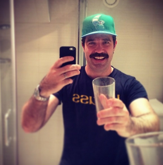 thewidowhowlapp:  rob delaney: hottest of hot dads/king of the mirror selfie 