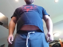 truenorthstrongfree:  My workout shirt exposes some tummy. ;-)