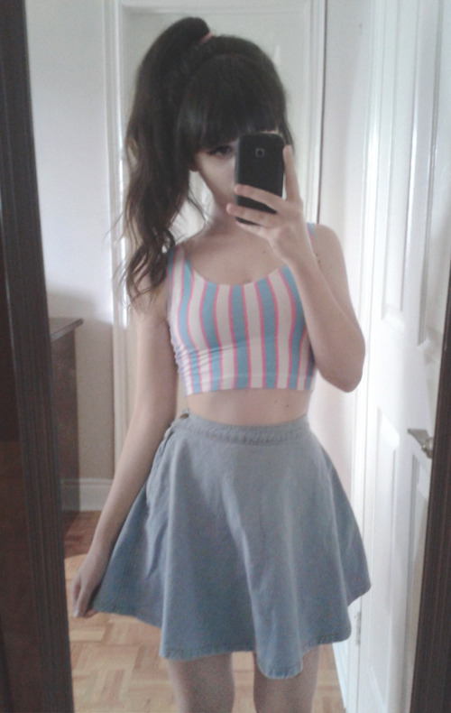 jess-woods:  today i am cotton candy coloured :) 