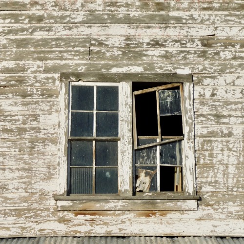 Window, Abandoned Store, Lawen, Oregon, 2020.