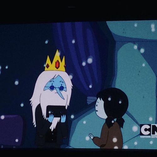 gravityfallsobsessed:  dawnchanworld:  aquablueoverhead:  its cool i mean they just showed two whole marceline episodes at #nycc #adventuretime  I WANT TO SEE THIS A LINK PLEASE  THIS IS SO UNFIAR SOMEONE SEND ME TWO TICKETS FOR SUNDAY PLZ 