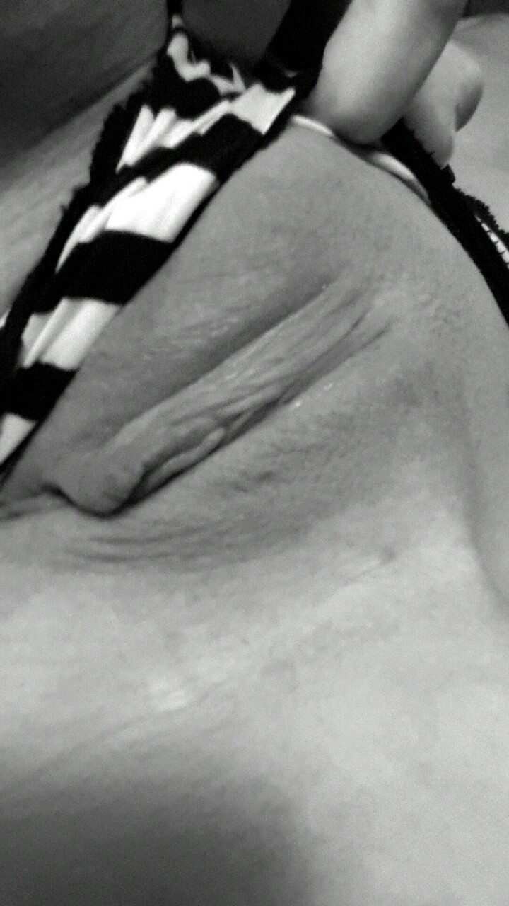 donna-and-mike1615:  fun-4-us:  Oh fuck… Lick it baby…  Umm… Ok, if we must!