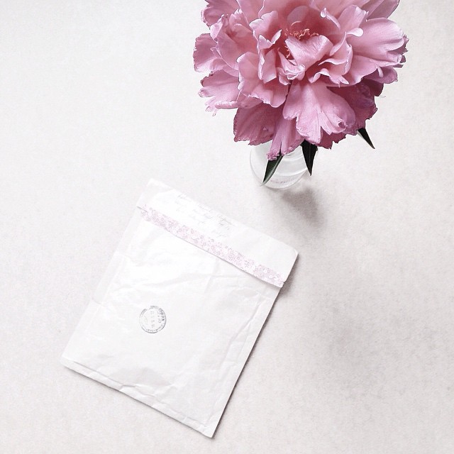 ralucamwolfski:  ▫️ joy on paper from #Antwerp ▫️  #white #vscocam 
