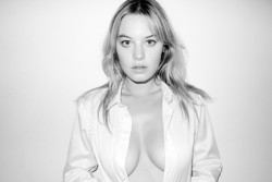 tresbongout:Camille Rowe