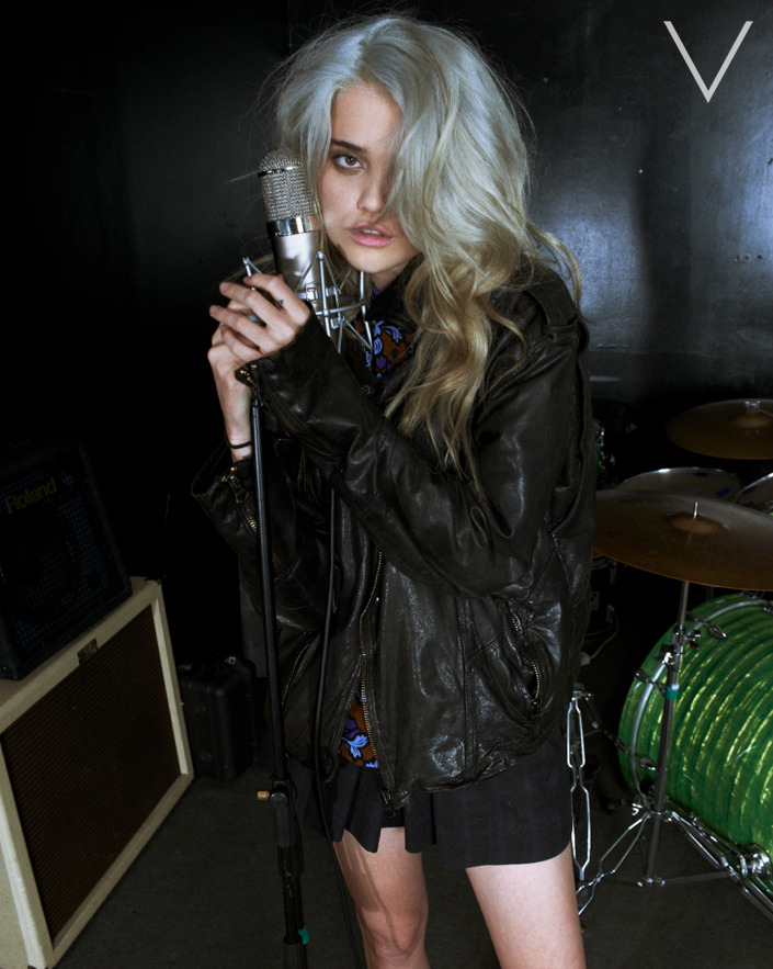 acidic-violet:  velv3t-insanity:  .    Grunge ☁ Cocaine ✞ PUSSY$  