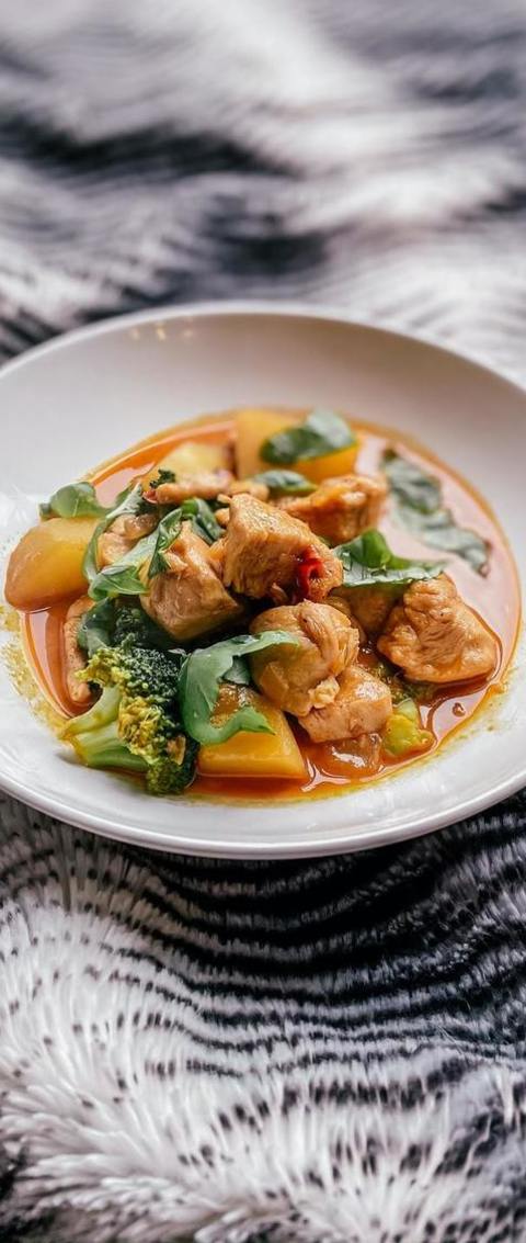 Keto Recipe - Keto Thai Red Curry Pork And Broccoli