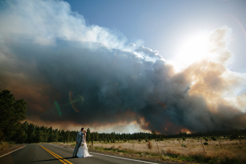 the-real-goddamazon: karlellis: mindonspeakers: An Oregon Couple Rushed Through Their Wedding Becaus