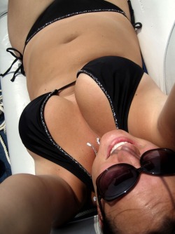 bustybikinigirls:  Bikini Selfies