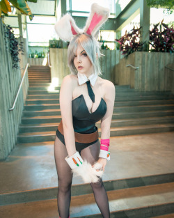 iriscosplay:  Battle Bunny Riven by PookieBearCosplayCheck out http://iriscosplay.tumblr.com for more awesome cosplay