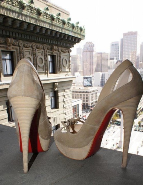 sexy-on-heels: sexy-on-heels Louboutin luv:))