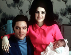 courtslosinit:  Happy Father’s Day Elvis