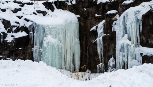 maianicole:©Maia Howell - [Flickr][Tumblr][Instagram][Facebook][Redbubble]Ice on bluffs, Schroeder, 