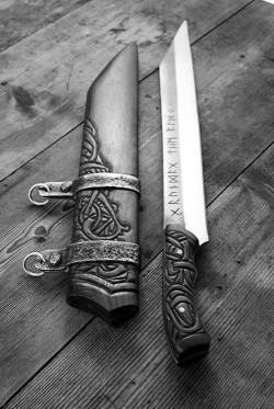 Now that is one sexy seax