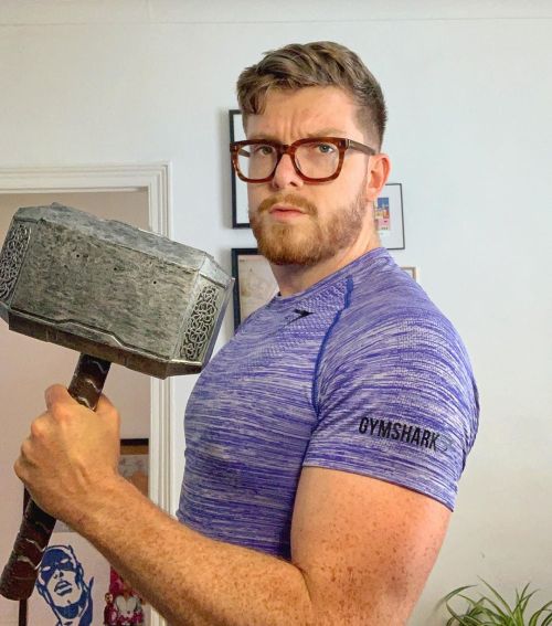 Who you callin’ a nerd? Oh. Me? Ok, carry on. #thorsday #fitness #muscle #health #gymshark #th