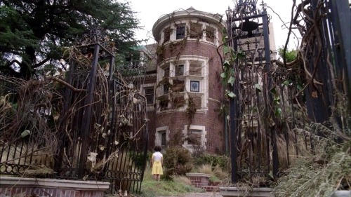 a-h-story:  witch—please:  ”You’re gonna die in here”