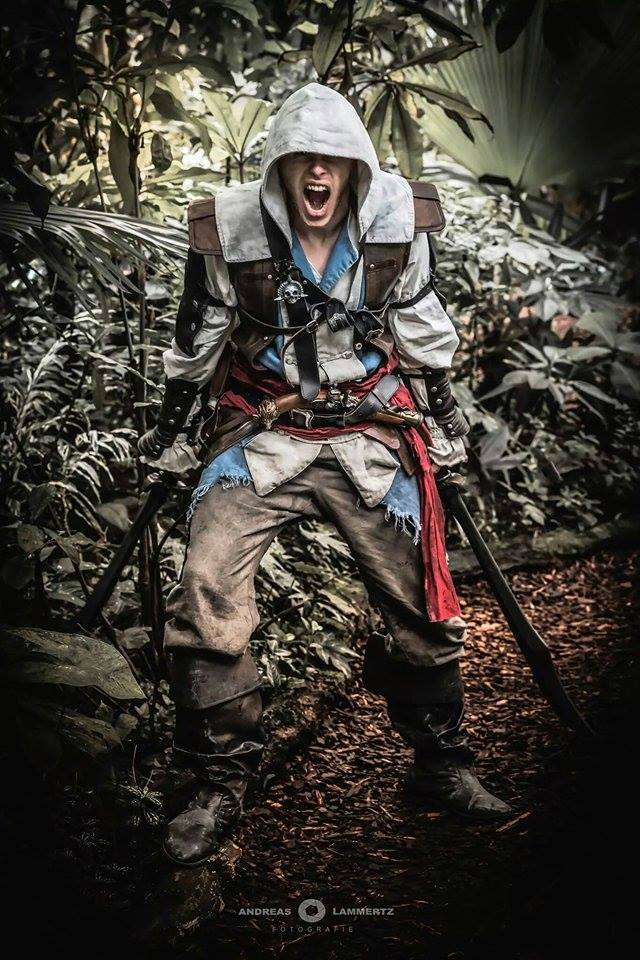 kamikame-cosplay:    Edward Kenway - Assassin’s Creed IV Black Flag by LowmexPhotos