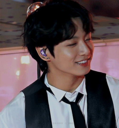 His Smile At The End He Knows Exactly What Hes Doing