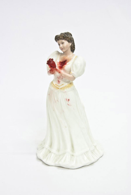 owmeex:  Jessica Harrison’s Gutsy Porcelain Exhibition 