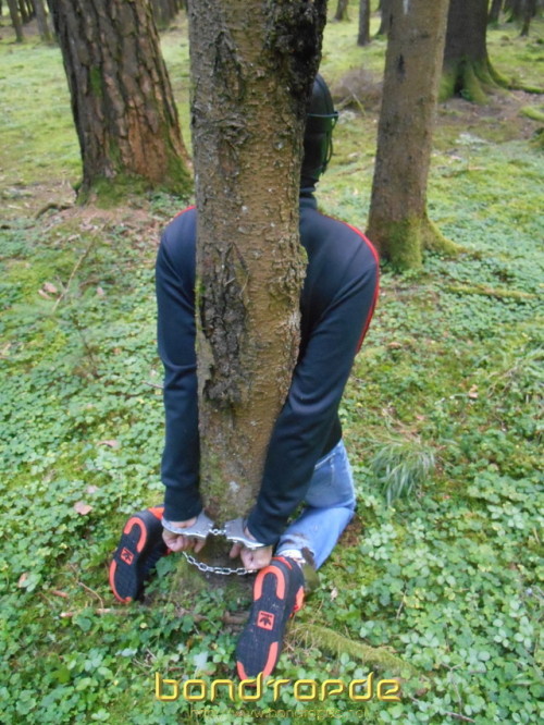 Slave in “outdoor-use” … kept and leaved alone!