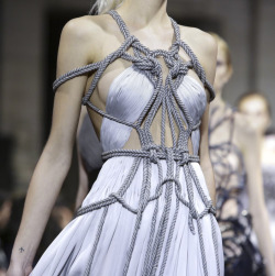 hannalgrace:  highfashionporn:  Yiqing Yin Couture SS16   @camdamage @naked-yogi  Yes. Shibari in fashion.