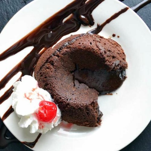 -=- EASY MOLTEN LAVA CAKE