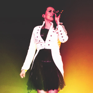 dieealive:  Sharon den Adel in Birmingham, United Kingdom. 16/04/14 