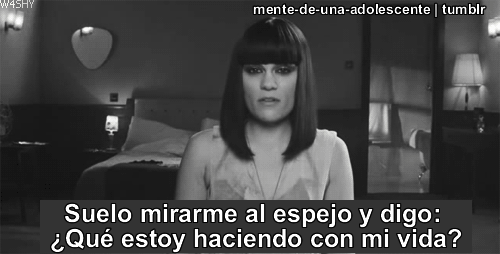 suicidal-teenagers-life:  La repuesta que siempre obtengo es: UN COMPLETO DESASTRE.