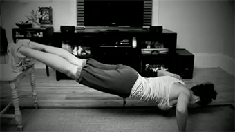 gettingahealthybody:  fitnessgifs4u:  How To Do Pushups for Beginners : Abs - Triceps
