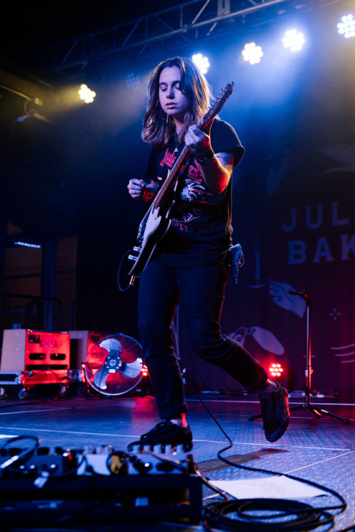 VANS HOUSE PARTIES | JULIEN BAKERMemphis, Tennessee’s Julien Baker took the stage last night a