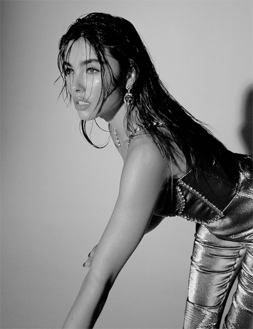 glamoroussource: madison beer for nylon france, april 2021.