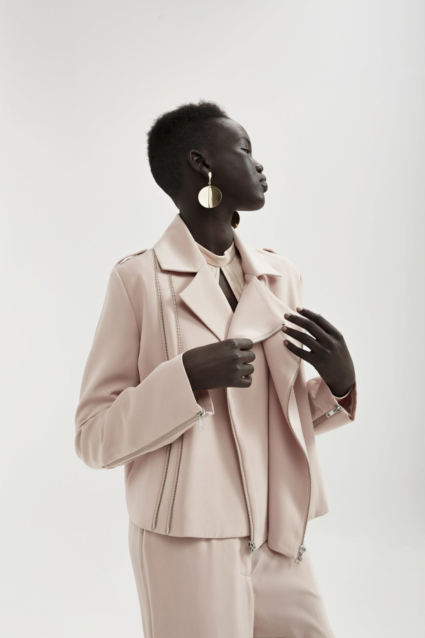 shadesofblackness:
“ADUT AKECH IS PRETTY FOR FASHION BUNKER.
”