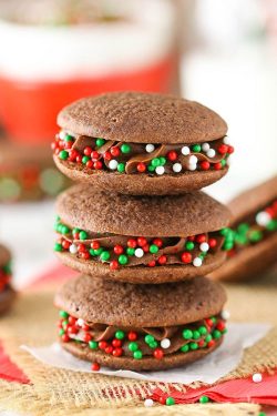 sweetoothgirl:    DOUBLE CHOCOLATE COOKIE SANDWICHES  