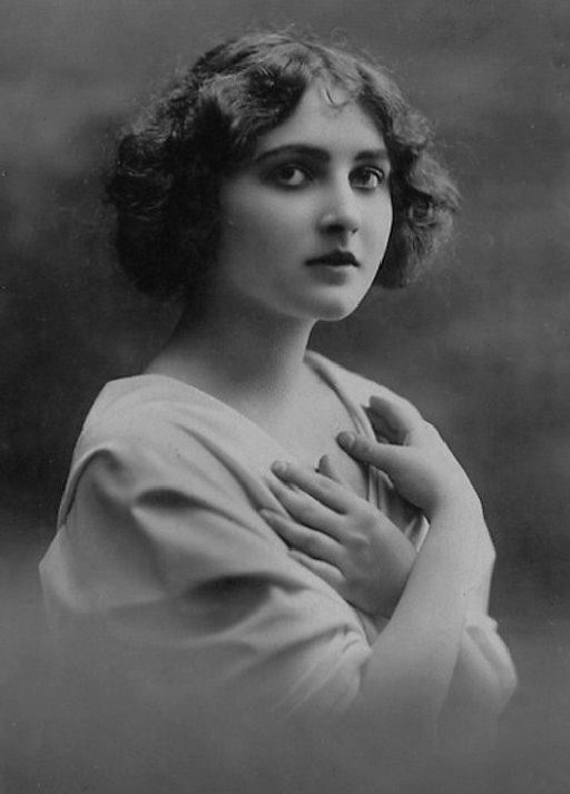missanne:  Vintage Beauty 