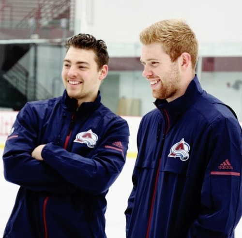 hockeyplayersasmyfavoritevines:You: Meghan Markle and Henry Charles Me, an intellectual: Tyson Jost 