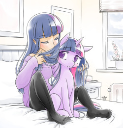 reavzpony:Human Twilight Sparkle smells the mane of pony Twilight Sparkle.  