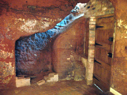 odditiesoflife: The Amazing Medieval “Hobbit” Stone Houses of Staffordshire Welcome to H