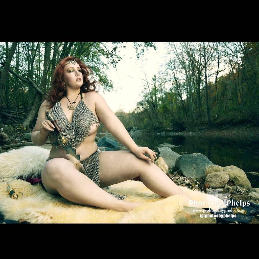 #Repost @annamarx_modeling ・・・ Ready to cut a bitch. Sexily.  Red Sonja. Portfolio
