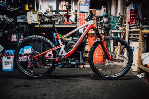 (via Video & Photo Story: A Custom Painted Santa Cruz Bronson Dream Build - Pinkbike)