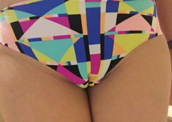 asianmilf4you:  Cameltoe and I love these panties. Please reblog and help me get to 1000 notes and/or 5k followers for my next video!