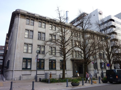 k-nakama: 日本で最初の、 全鉄筋コンクリート造の建築は、 横浜に現存しています。 .　 1911年（明治44年）に完成した、 遠藤於莵（えんどうおと）設計の、 三井物産横浜ビルです。 .　 