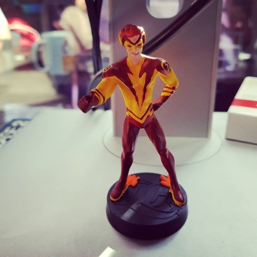 Achados de um dia sem carro #kidflash #dccomics #eaglemoss #miniatures (em Parque Ibirapuera Conser