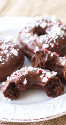 gastrogirl:baked peppermint mocha doughnuts.