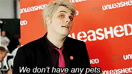 hesitantfuckinalien:  Gerard talking about porn pictures