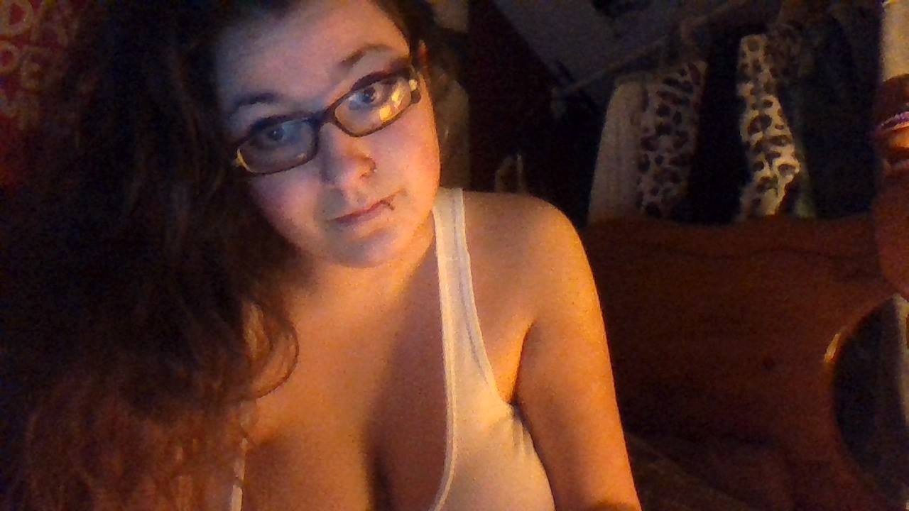 coffee-cigarettes-and-cinema:  Very rare glasses selfies
