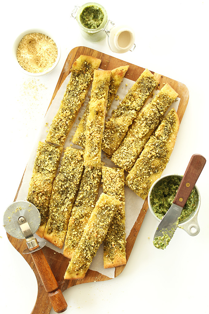 veganinspo:  Vegan Pesto Parmesan Breadsticks
