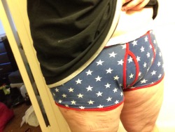 Can you tell I&rsquo;m wearing a diaper under my boxer briefs?