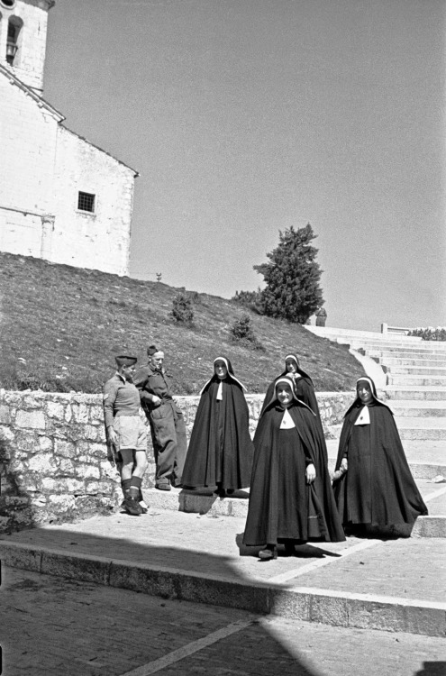 vintageeveryday: Black &amp; white photos of daily life in Campobasso, Italy in 1944.