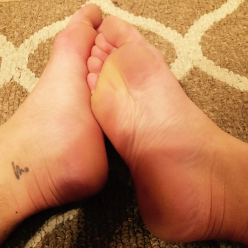 Thank you to @toiletgnome for sharing your absolutely GORGEOUS FEET AND SILKY SOFT SOLES ft. some BE