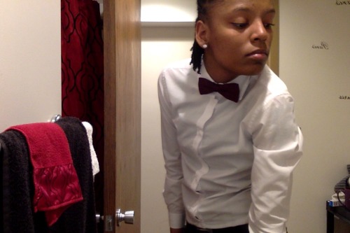 experiencegreatness:  Long Day of Performing Poetry = Bathroom Photoshoots