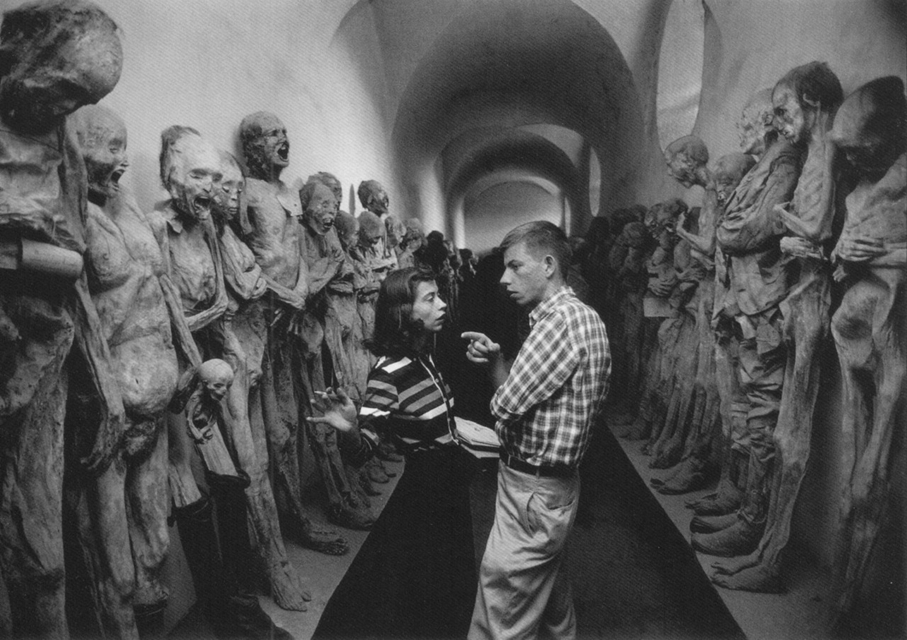an-overwhelming-question:Elliott Erwitt - Museo de las Momias, Guanajuato, México,